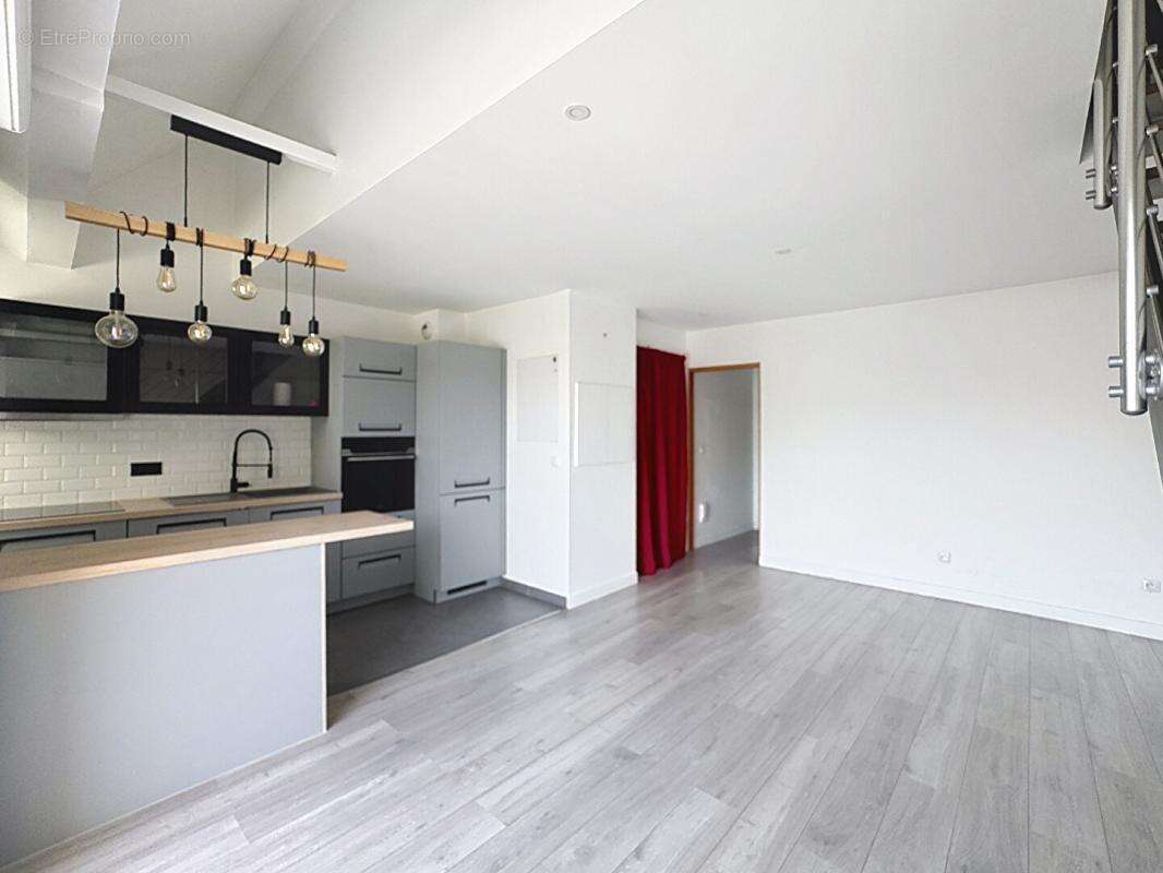 Appartement à CHILLY-MAZARIN