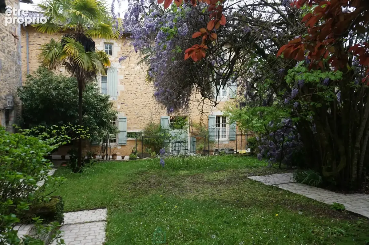 Somptueux Hôtel particulier du XIXe siècle, au coeur du parc naturel du Périgord vert. - photo 2