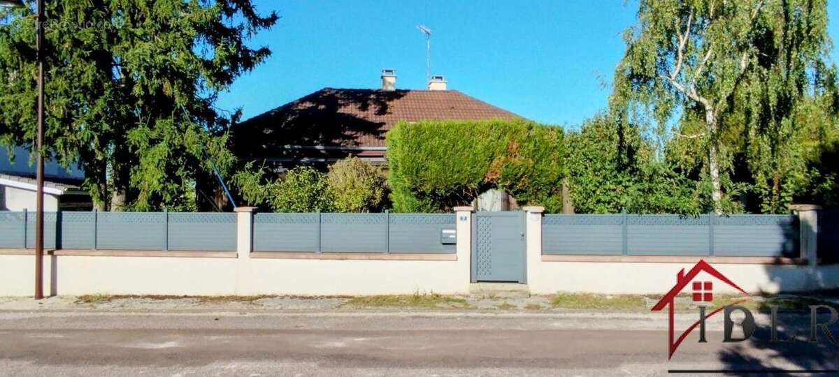 Maison à SEMOUTIERS-MONTSAON