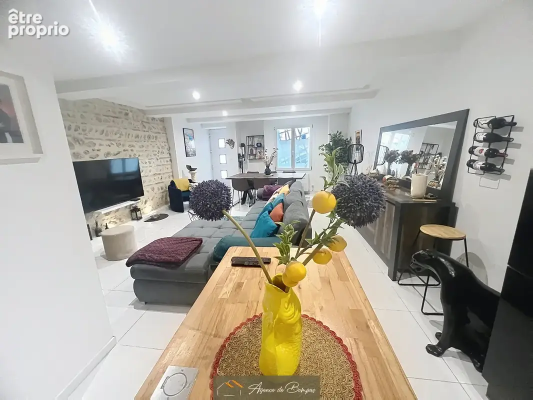 Appartement entierement renove  de type 2 65.77 m2 - photo 6