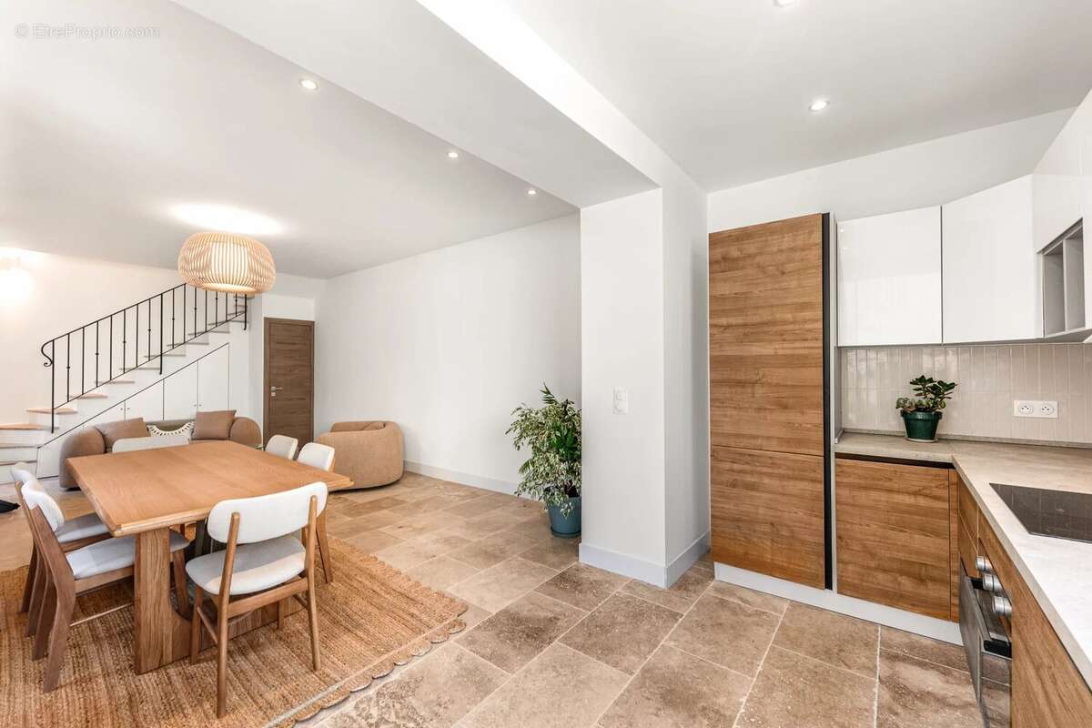 Cannes - proche palais – maison rénovée - studio indépendant - piscine - stationnements - photo 4