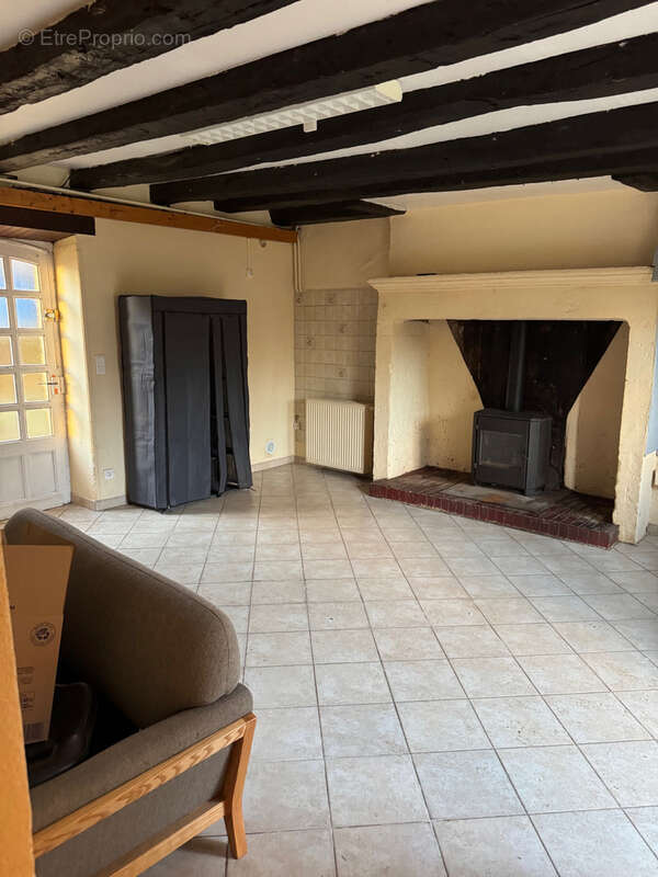 Maison à LA CHAPELLE-AUBAREIL