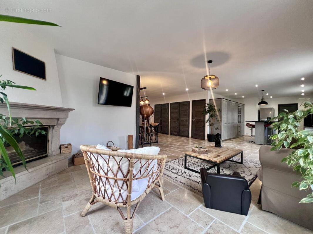 Maison à LA CHAPELLE-SAINT-MESMIN