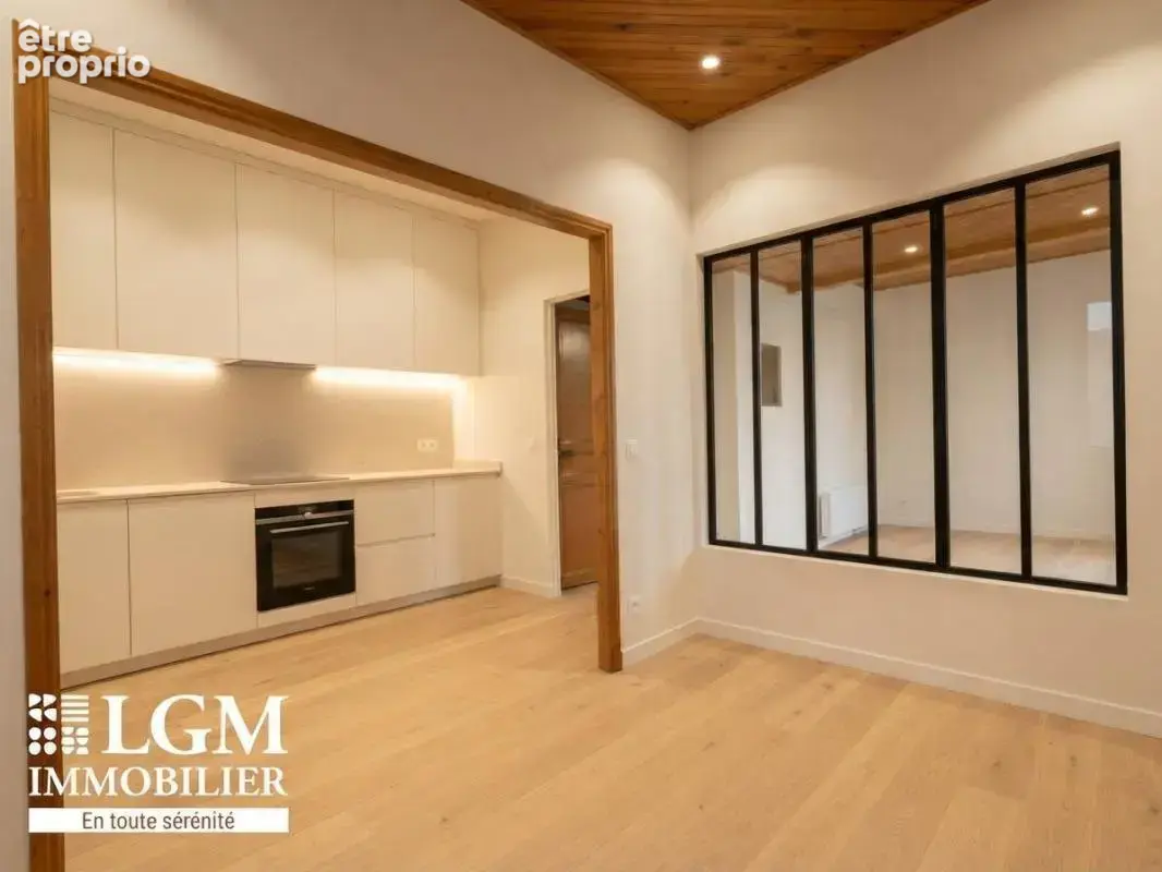 Appartement À Vendre T 4 + 16 m2 de terrasse et une cave de 30m2 - photo 2