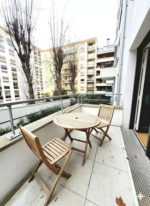Appartement à ISSY-LES-MOULINEAUX