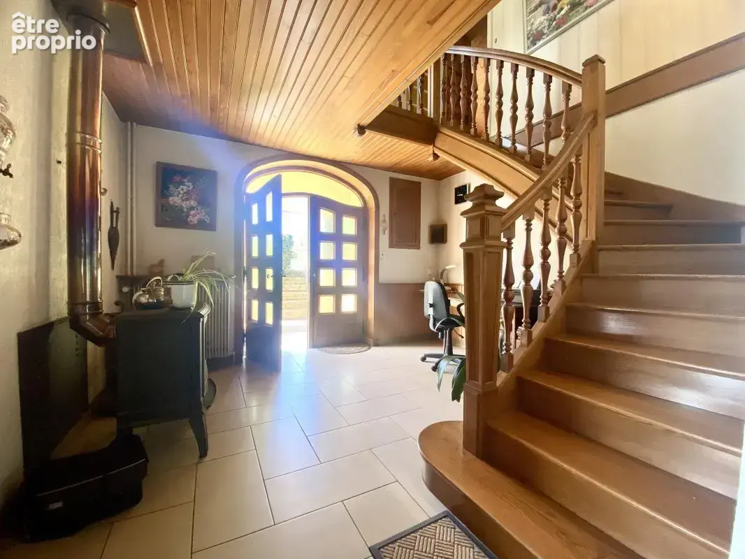 Maison 10 pièces 158 m² à vendre à Coutouvre (42460) - photo 3