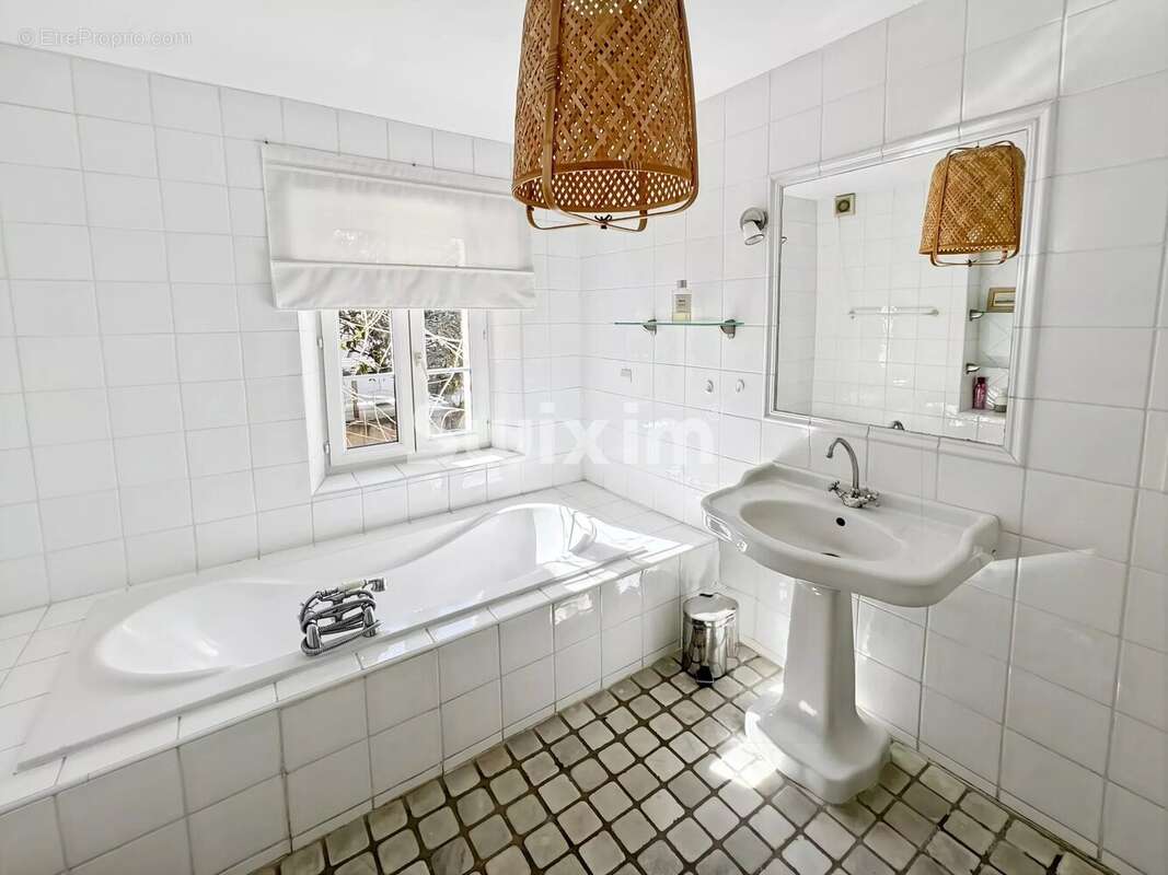 Maison à SAINTE-CECILE-LES-VIGNES