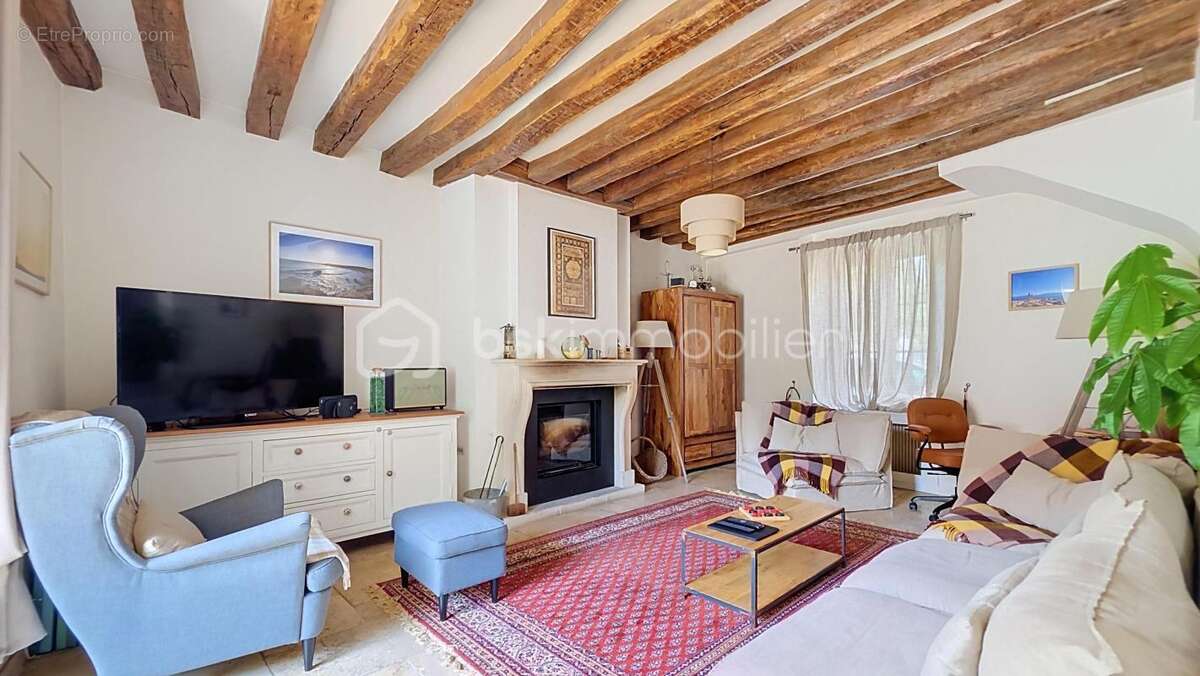 Maison de caractère 210 m² habitables (226 m² au sol) avec piscine chauffée, dépendances et jardin arboré - photo 6