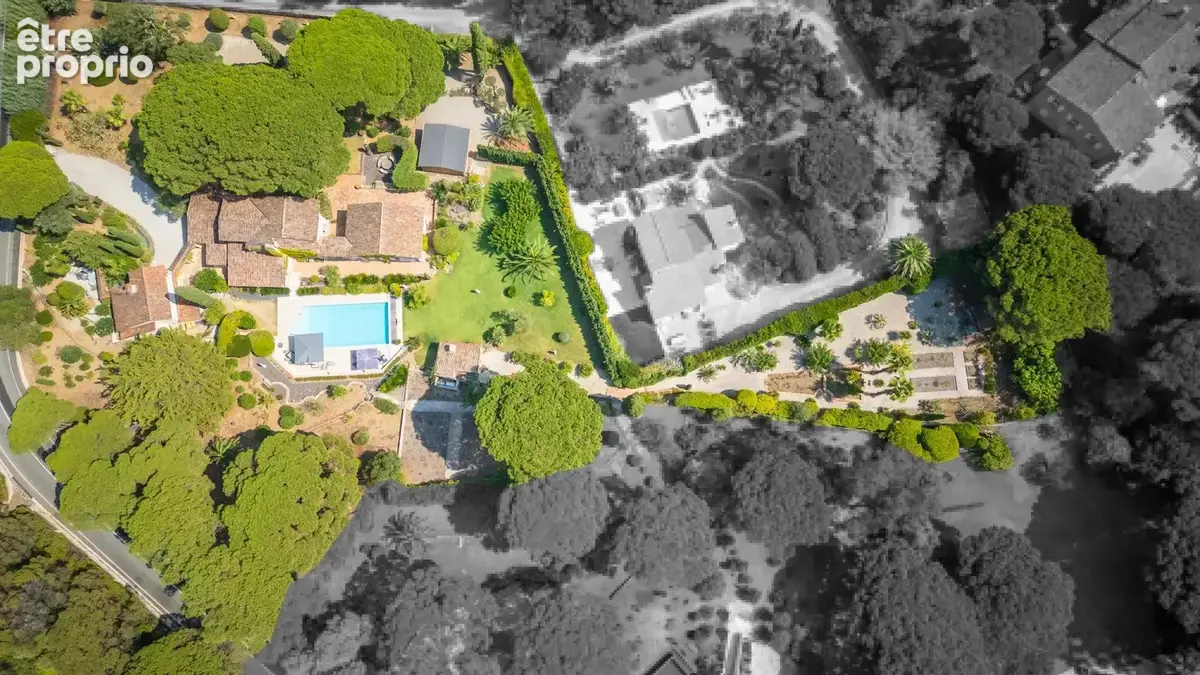 Mas de caractère de 1938 dans un domaine privé, parc de 6 450 m² à deux pas des plages - photo 5