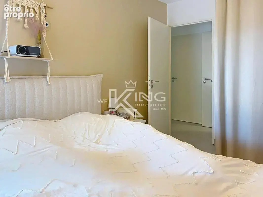 FREJUS - Appartement T3, 68 m2, avec piscine et garage double - photo 9