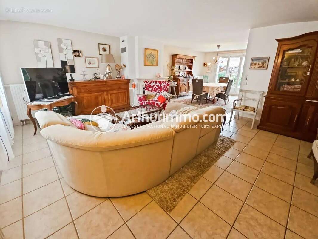 Maison à SAINT-PIERRE-DU-PERRAY