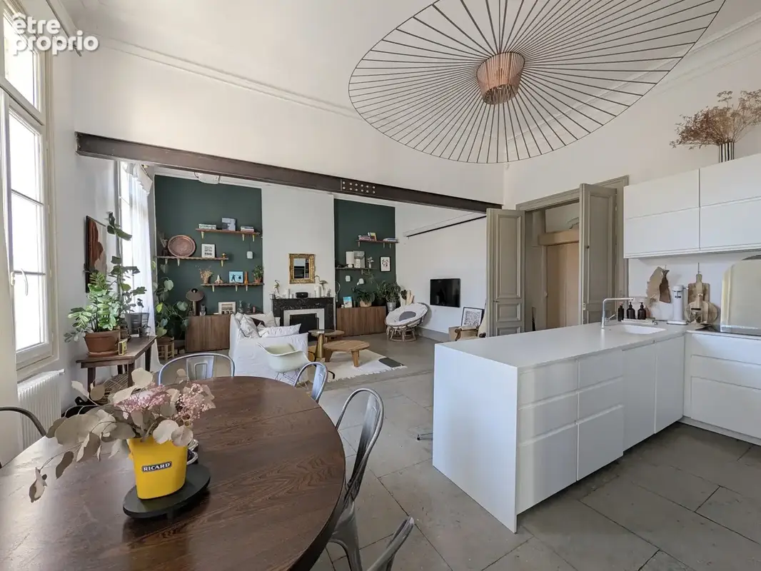 Bel appartement 5 pièces de 115 m2 + combles centre ville de Montpellier avec ascenseur et place de stationnem - photo 2