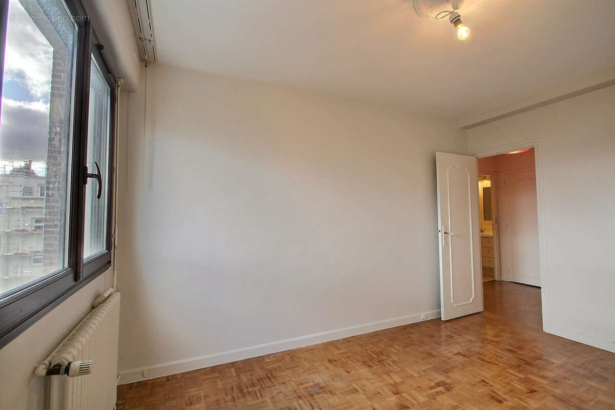 Appartement à NANTERRE