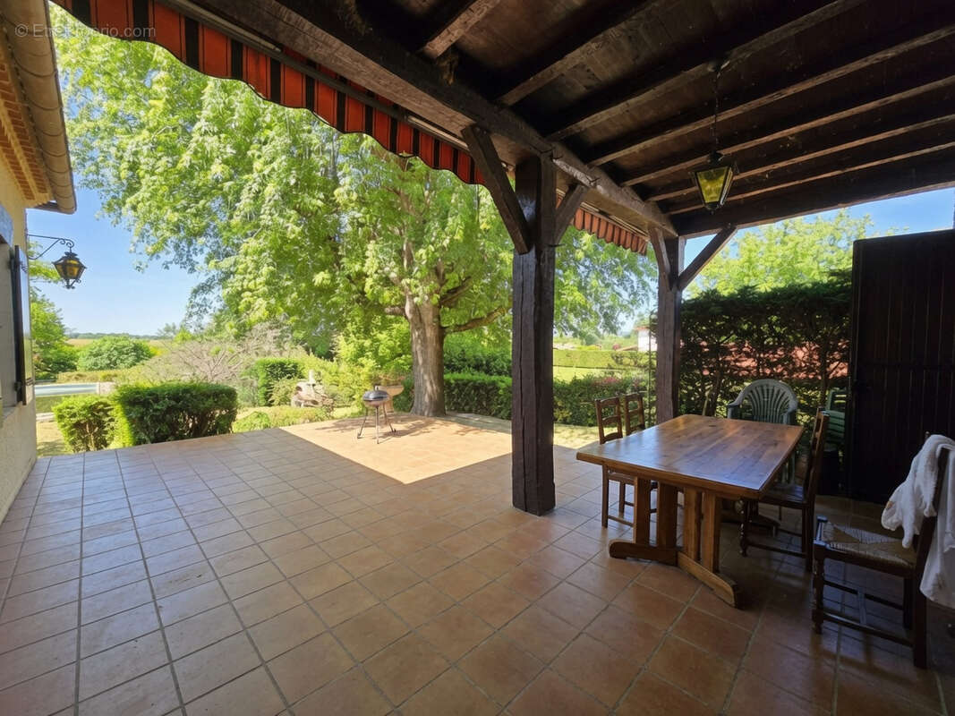 Maison à MONTAYRAL