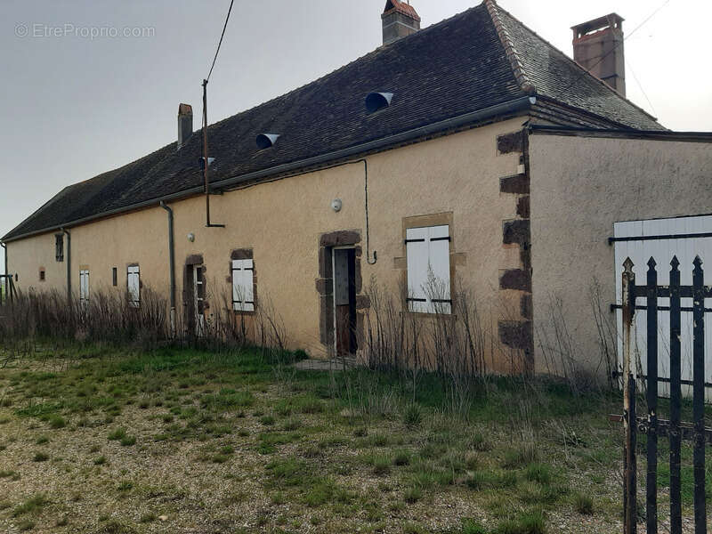 Maison à LES GUERREAUX