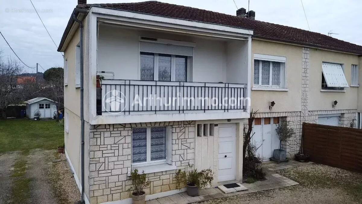 Maison à SAINT-ASTIER