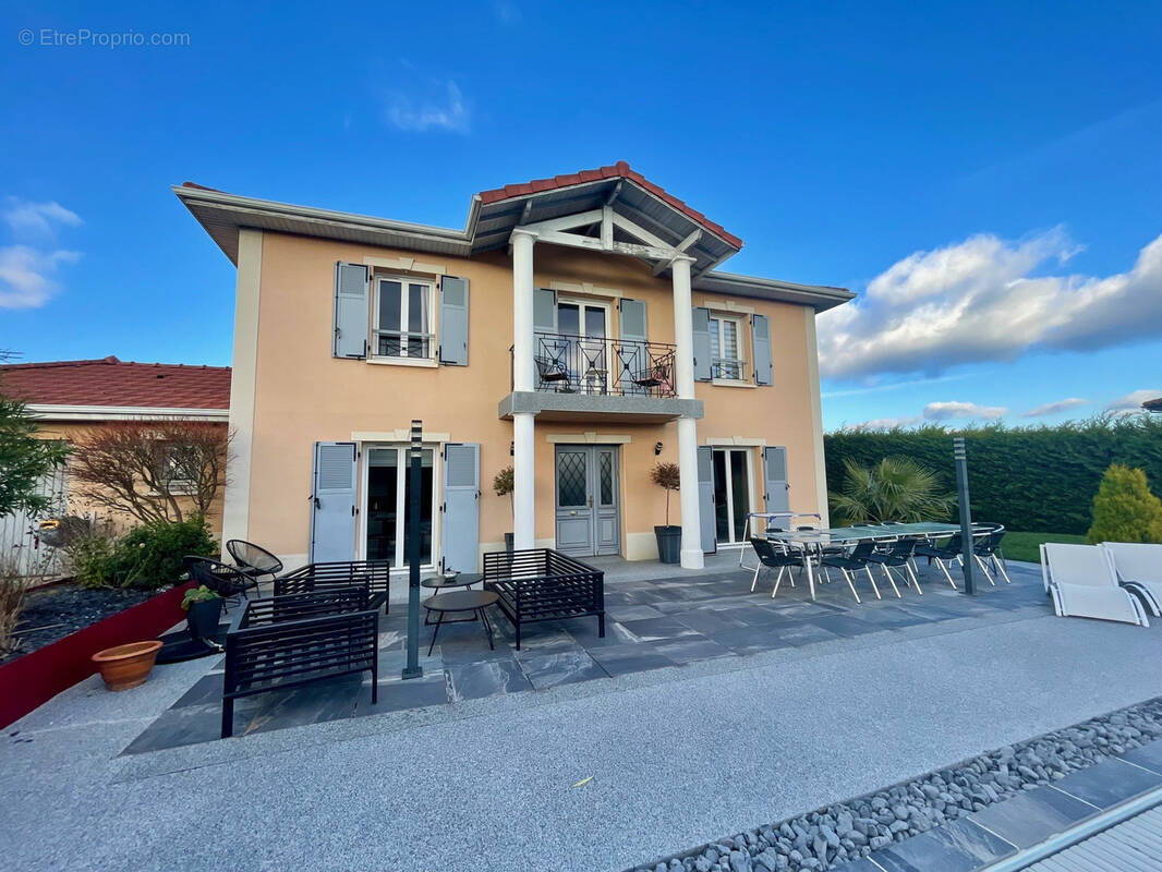 Maison à SAINTE-CONSORCE