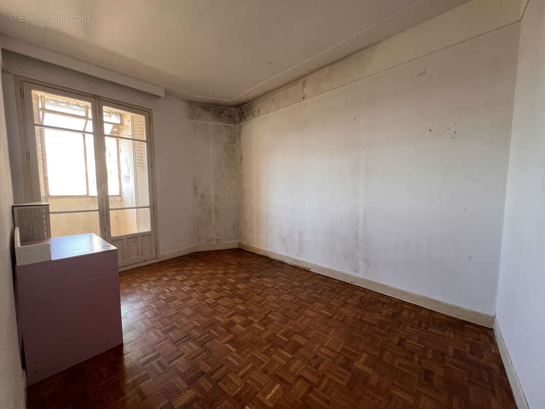 Appartement à MARSEILLE-1E