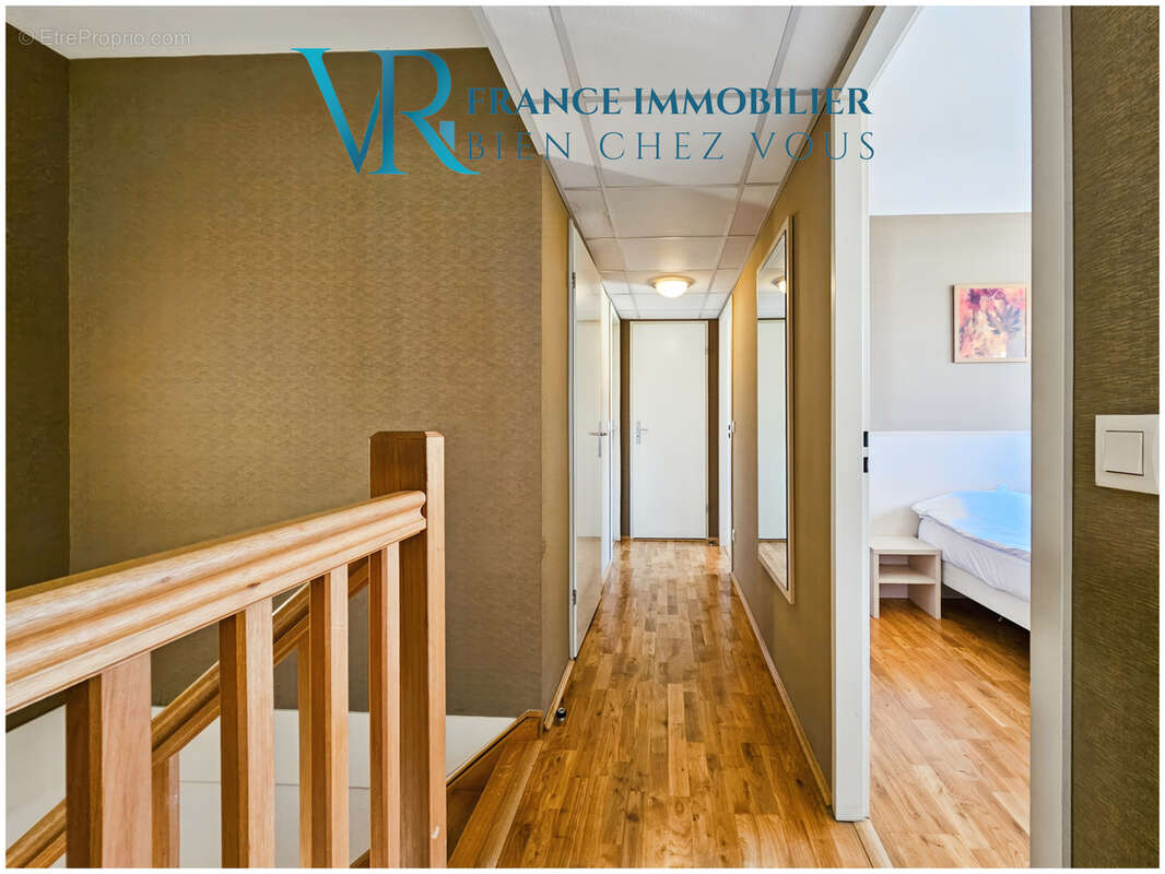Duplex t5 meublé 108m2 avec terrasse & parking - photo 10