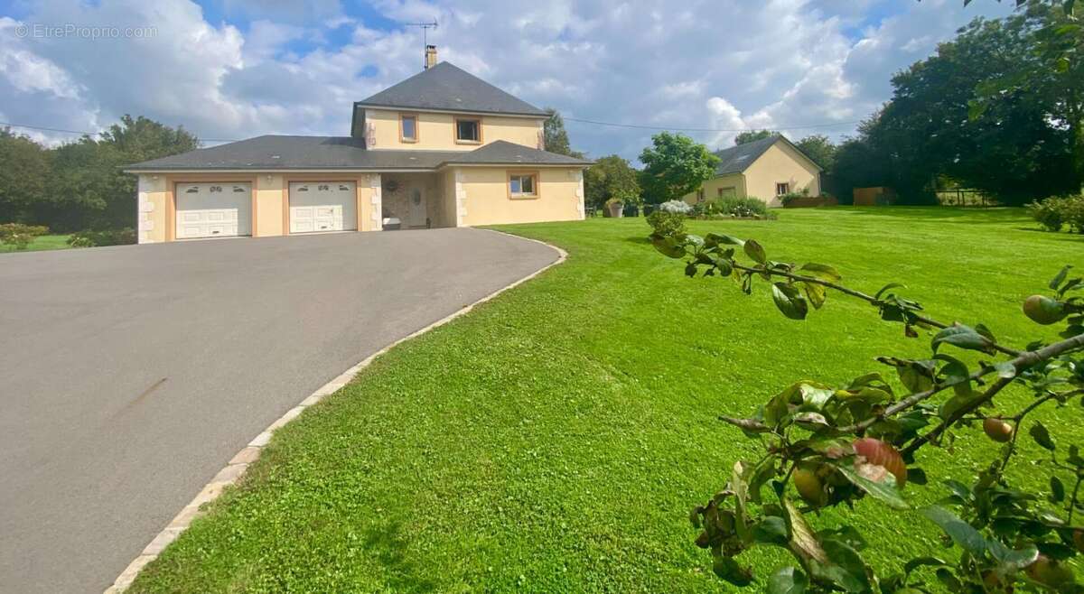 Maison à PONT-L&#039;EVEQUE