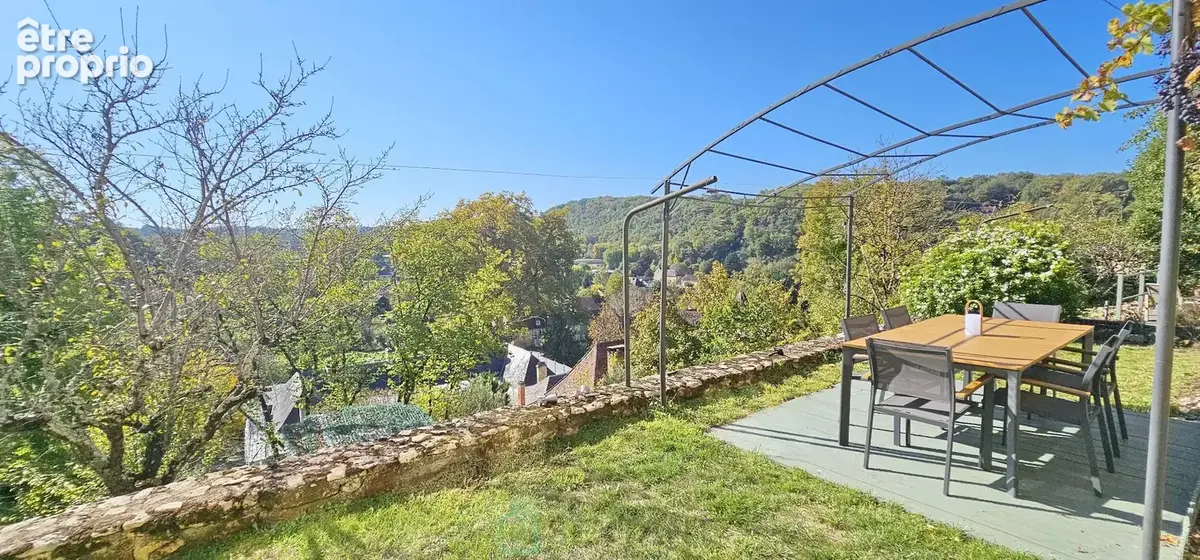A Domme superbe maison baignée de lumière, au calme en parfait état avec vue. - photo 5