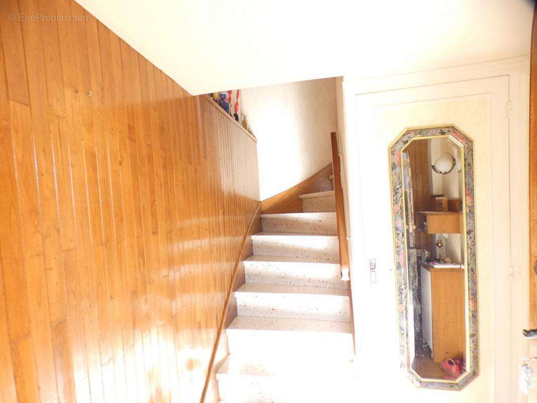 Maison à TERRASSON-LAVILLEDIEU