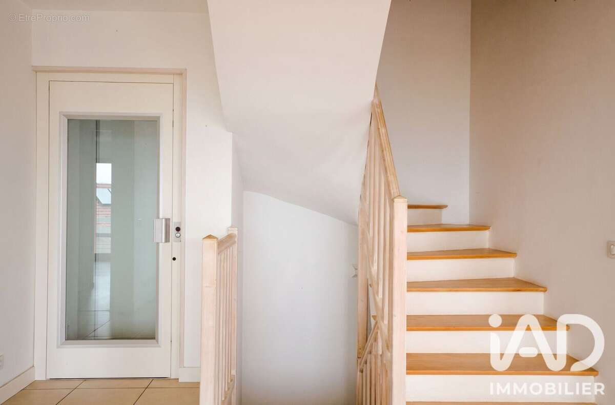 Maison 176 m² à Bossey  - photo 7