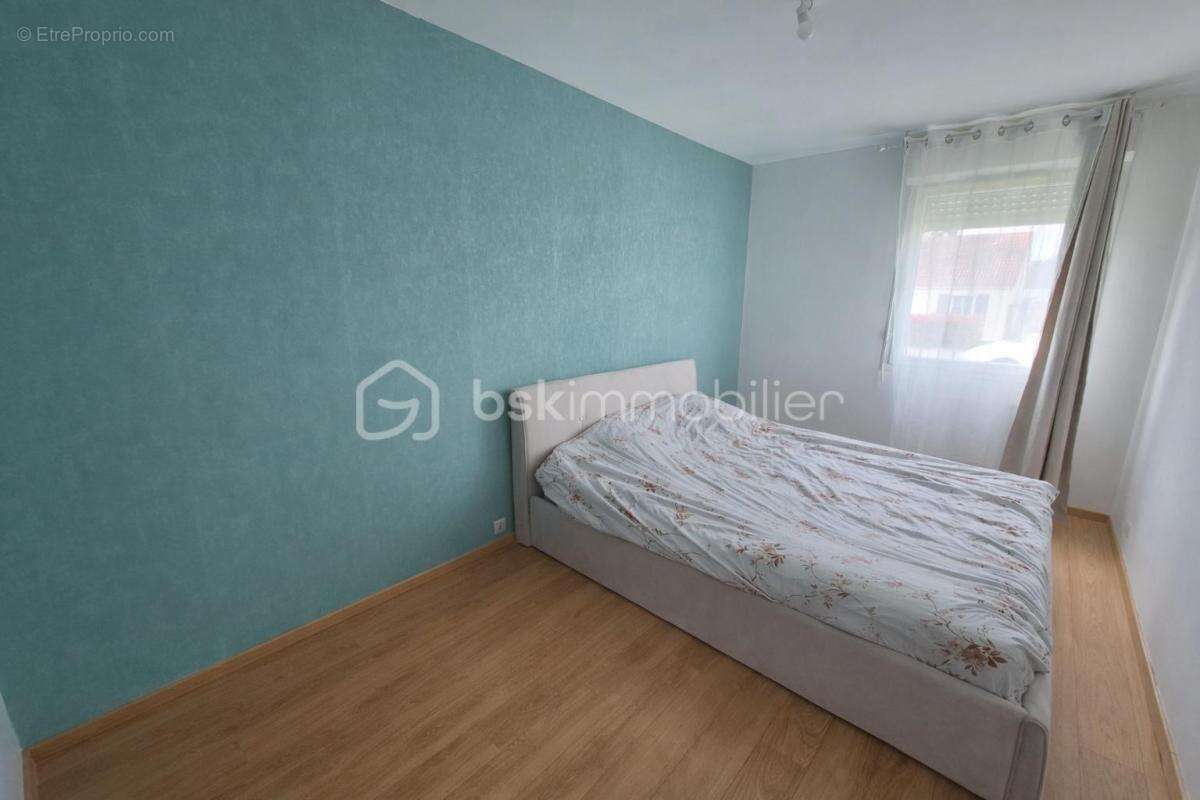 Maison à LIVRY-LOUVERCY