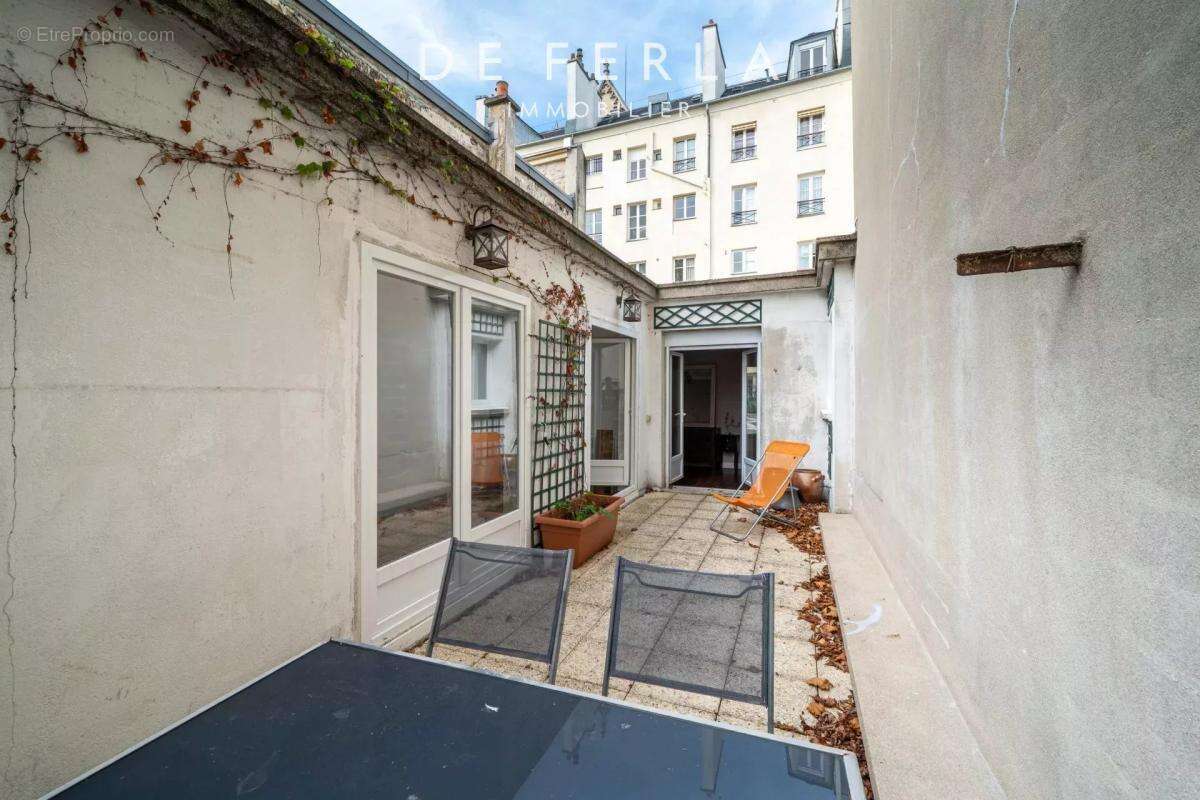 Appartement à PARIS-7E