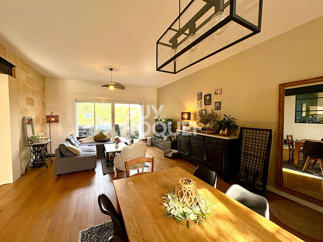 Maison à SAINT-MEDARD-D&#039;EYRANS