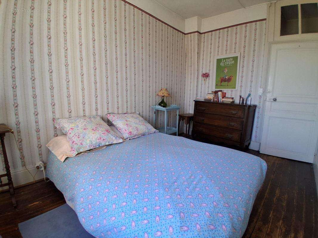 Maison familiale, 5 chambres, au coeur de Prissac (36) - photo 9