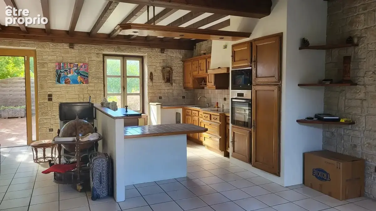 Maison 138 m² à Romaneche-Thorins  - photo 3