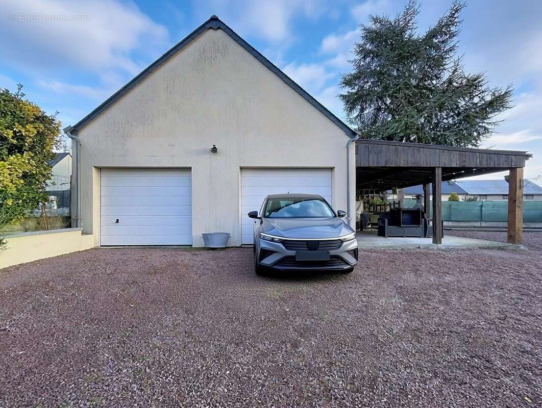 Maison à LONGUE-JUMELLES