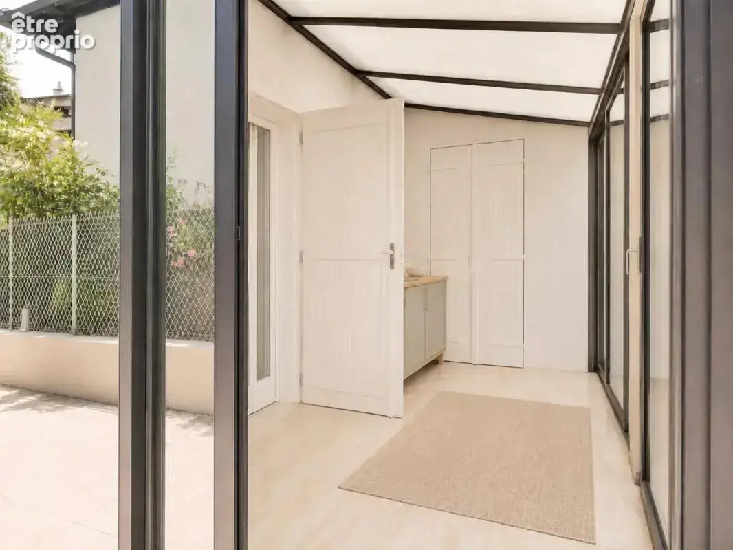 Maison familiale rénovée avec véranda, terrasse, jardin et double cave – Nice Est, secteur résidentiel sécurisé - photo 8