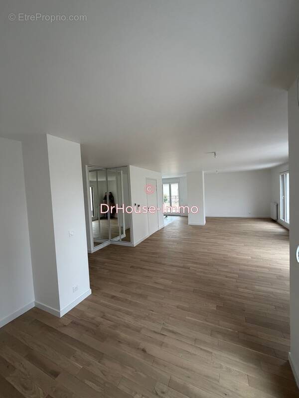 Appartement à SAINT-MAUR-DES-FOSSES