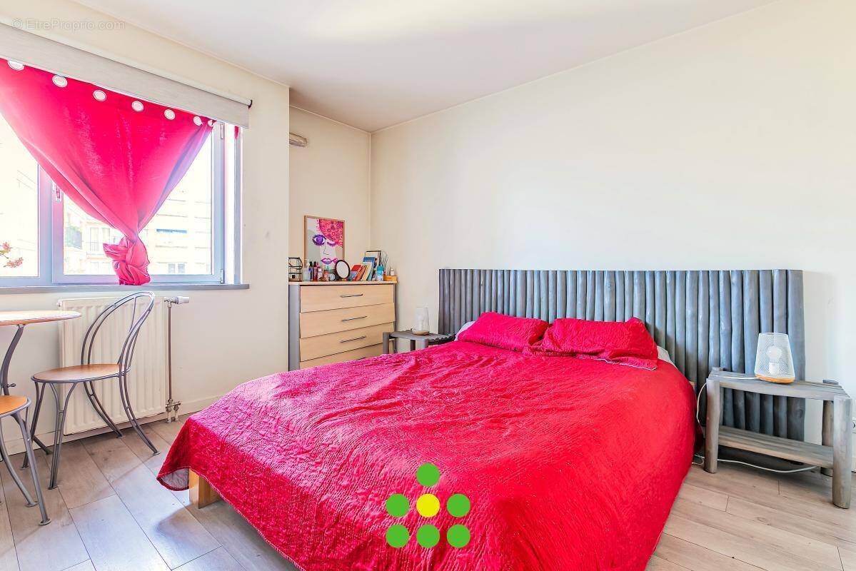Appartement à LEVALLOIS-PERRET