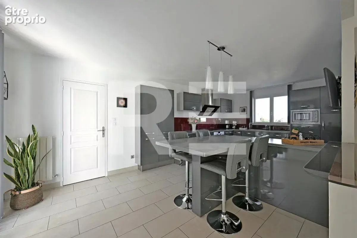 Poulx (30320) belle villa familiale de type bastide avec garage et piscine - photo 6