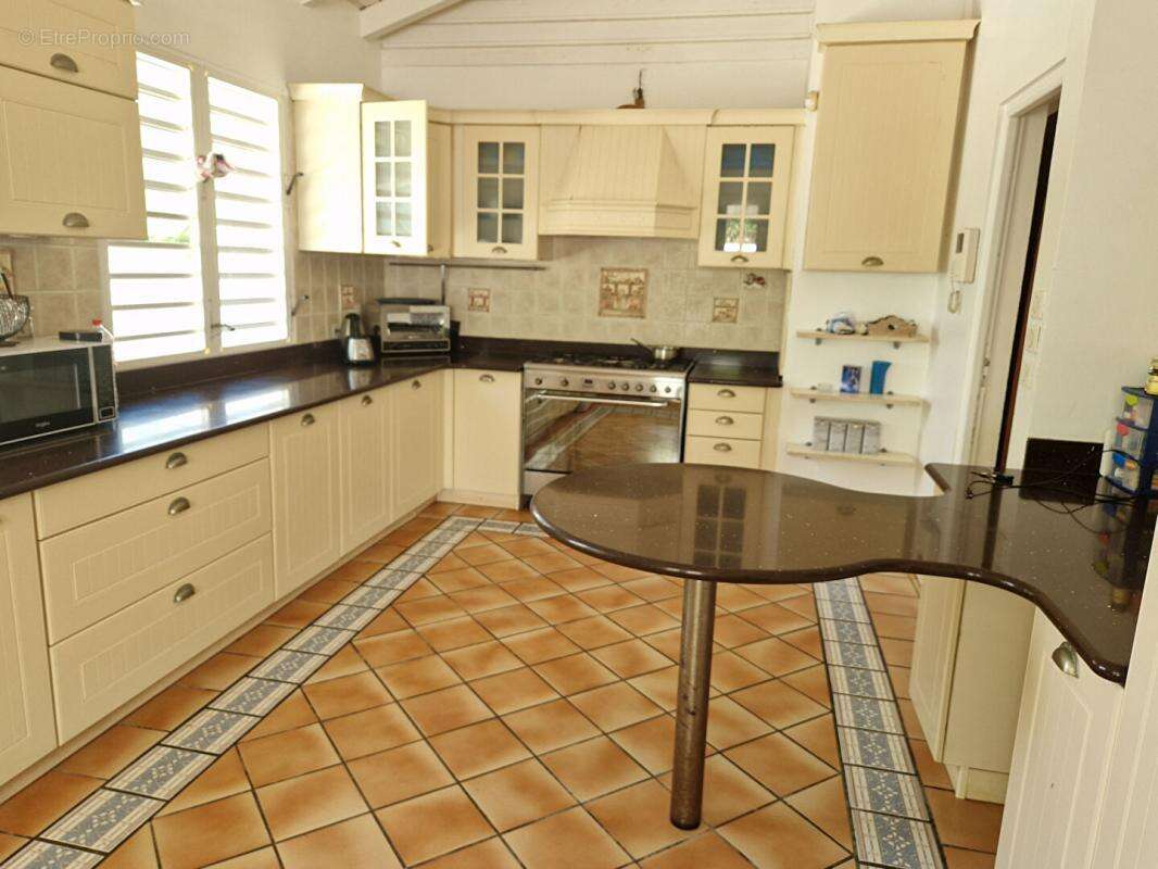 Maison à PETIT-BOURG