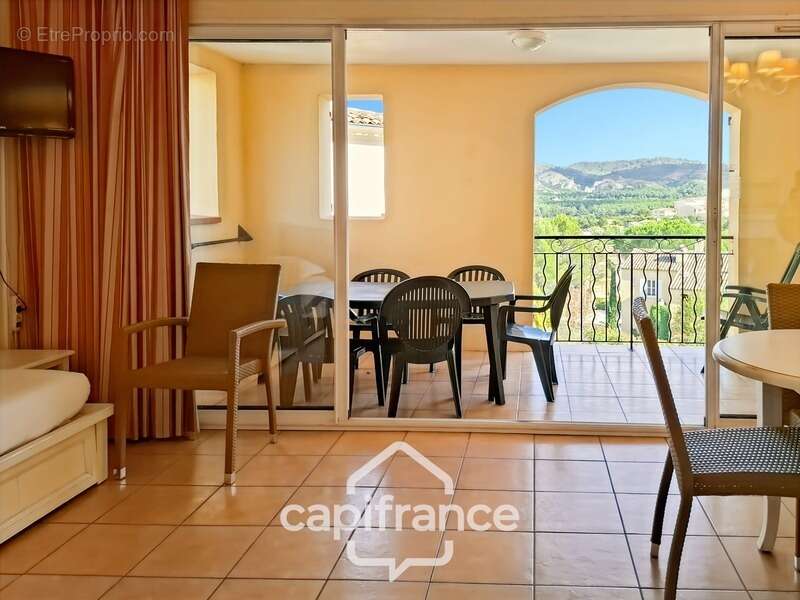 Investissement locatif appartement 3 pieces 42 m2 en angle   au 1er étage place de parking  sur le domaine de pont royal - photo 4