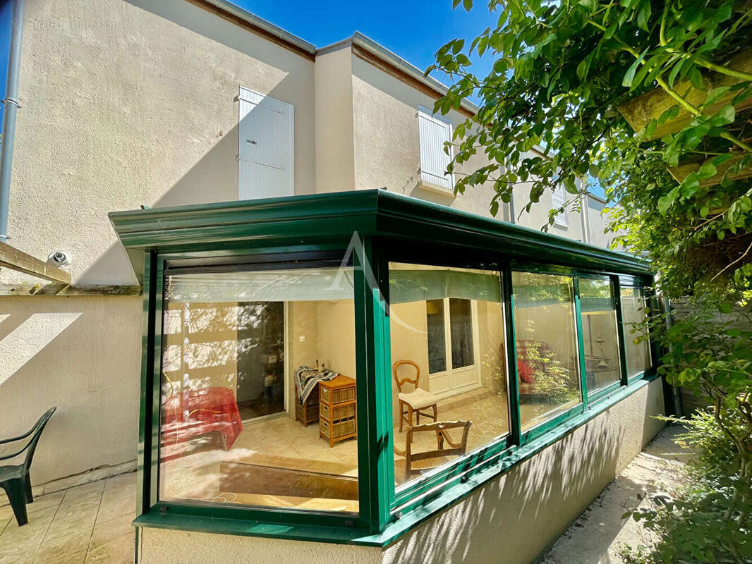 Maison à SAINT-JEAN-DE-BRAYE