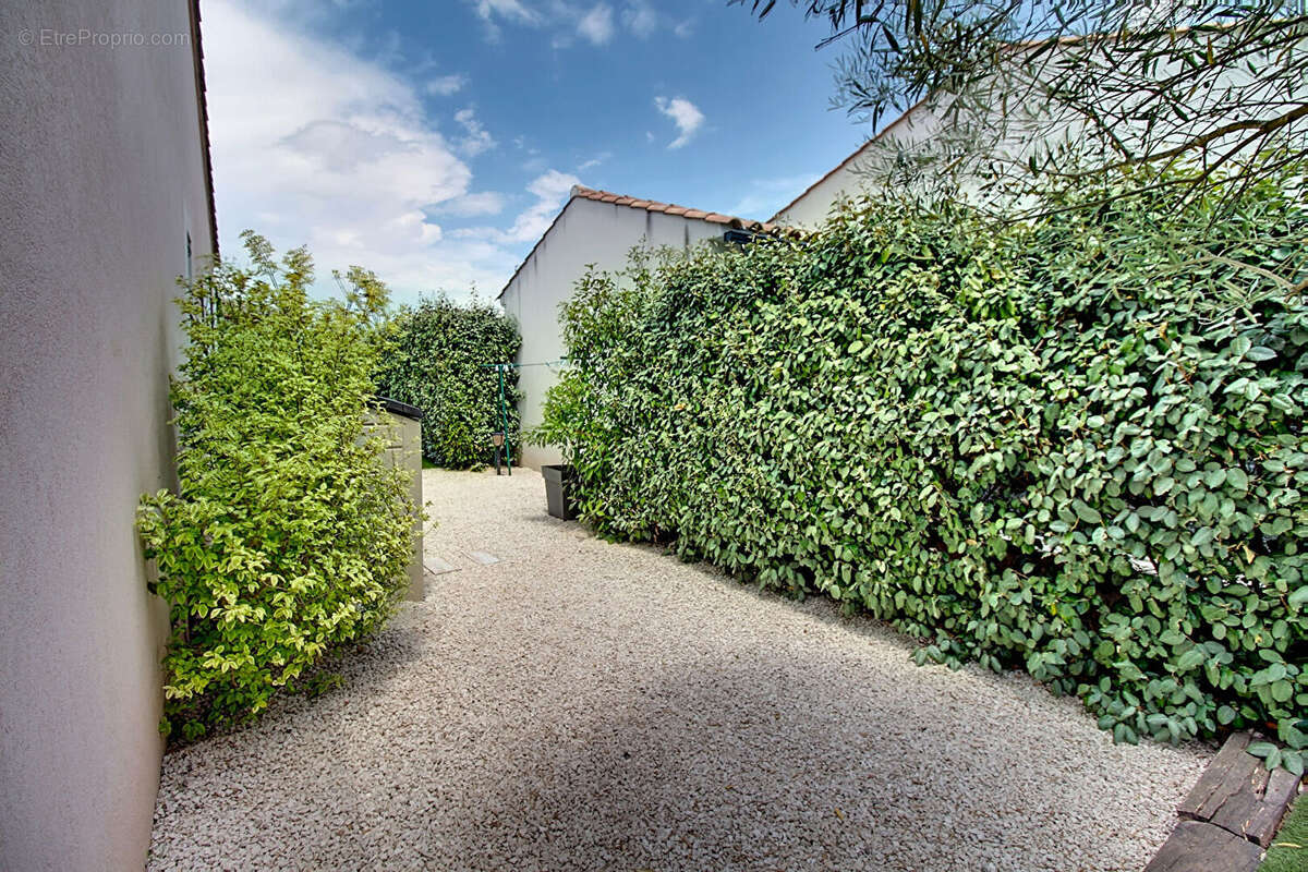 A VENDRE EN EXCLUSIVITE - Villa de 85m2 sur 411 m2 de terrain avec piscine et garage - photo 25