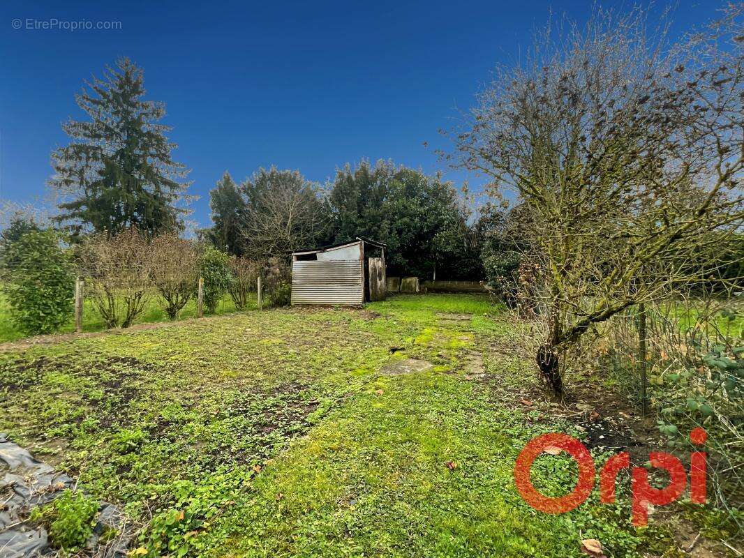 Maison à AINAY-LE-CHATEAU