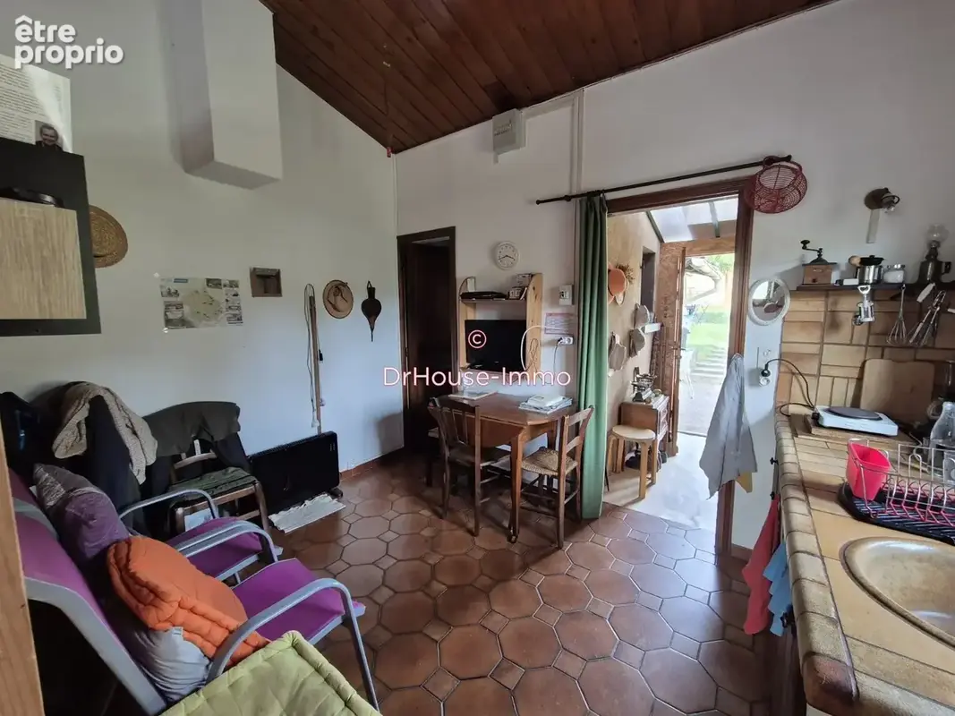 Maison 3 pièces 23 m² à vendre à Cunlhat (63590) - photo 8