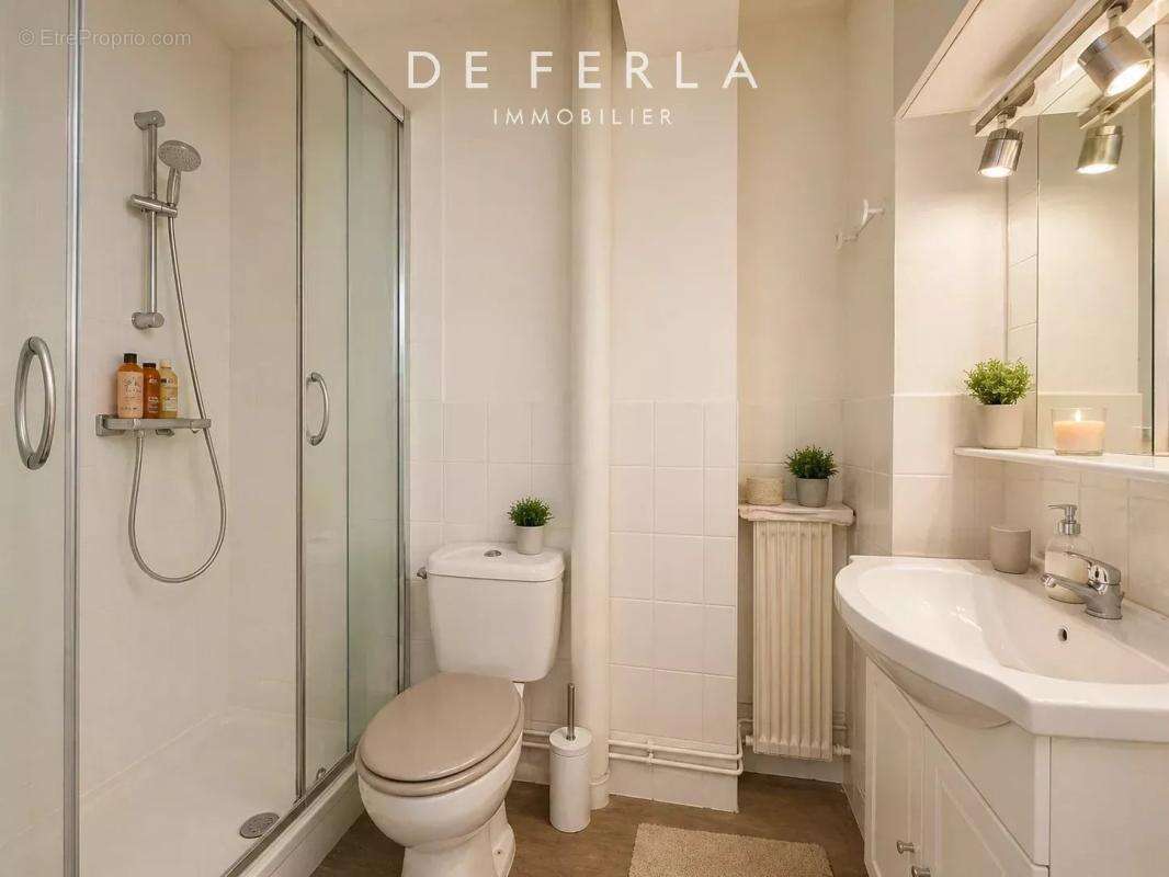 Appartement à PARIS-15E
