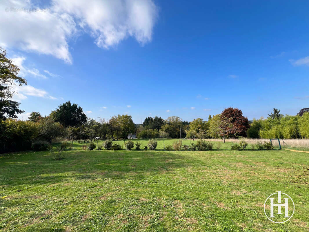 Maison à AINAY-LE-CHATEAU