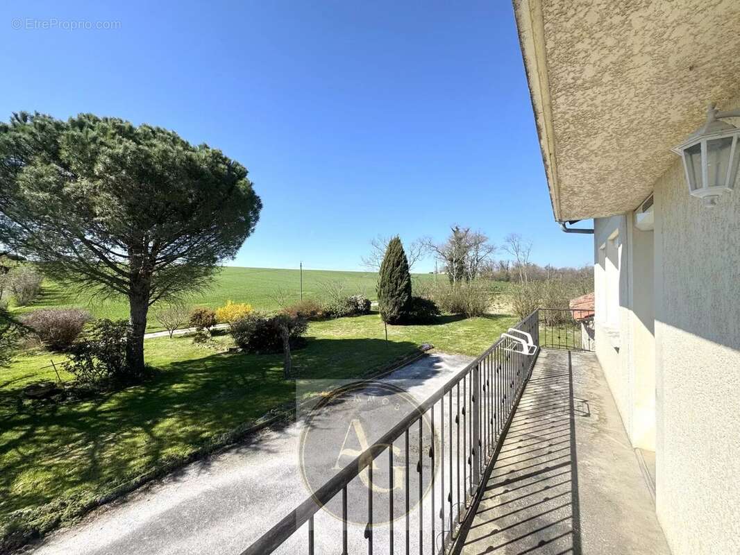 Maison à AURIAC-SUR-VENDINELLE