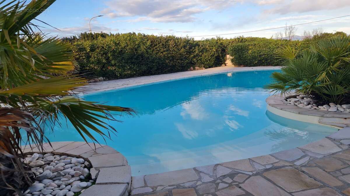 Maison à LES ISSAMBRES