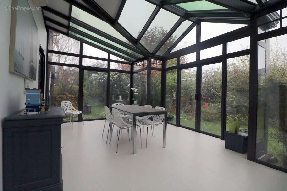 Maison à BUC