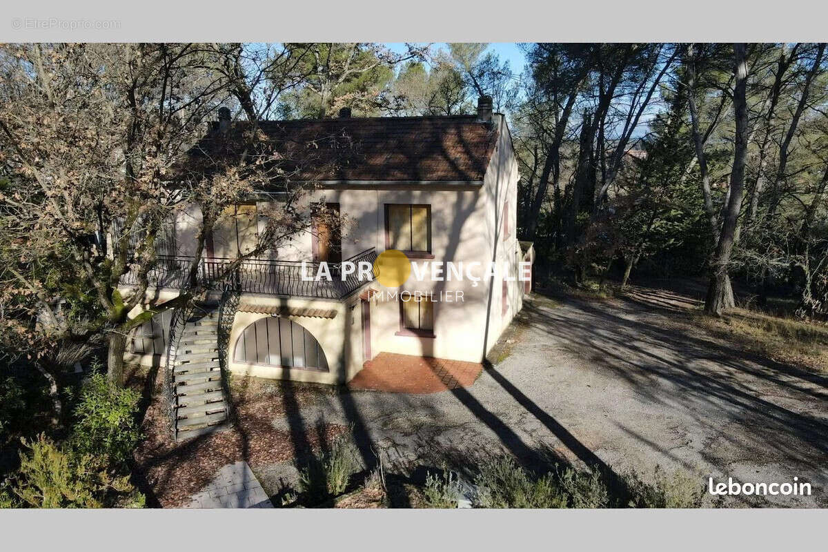 Appartement à GREASQUE