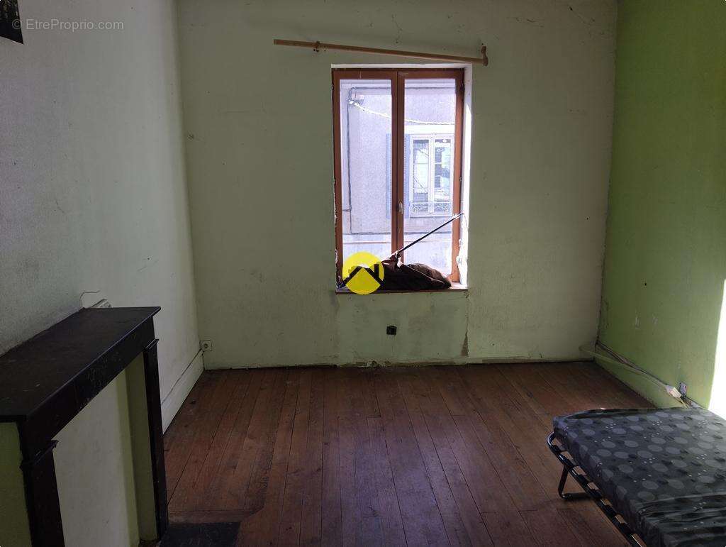 Maison à LURCY-LEVIS